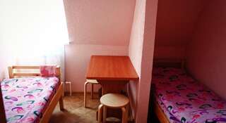 Гостиница Hostel Agat Омск Кровать в общем номере с 2 кроватями-1