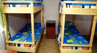 Гостиница Hostel Agat Омск Спальное место на двухъярусной кровати в общем номере для мужчин-1