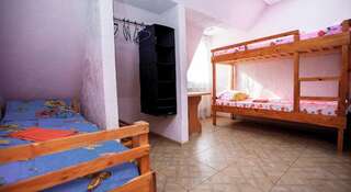 Гостиница Hostel Agat Омск Кровать в общем мужском номере с 5 кроватями-4