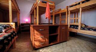 Гостиница Hostel Agat Омск Спальное место на двухъярусной кровати в общем номере для мужчин-4
